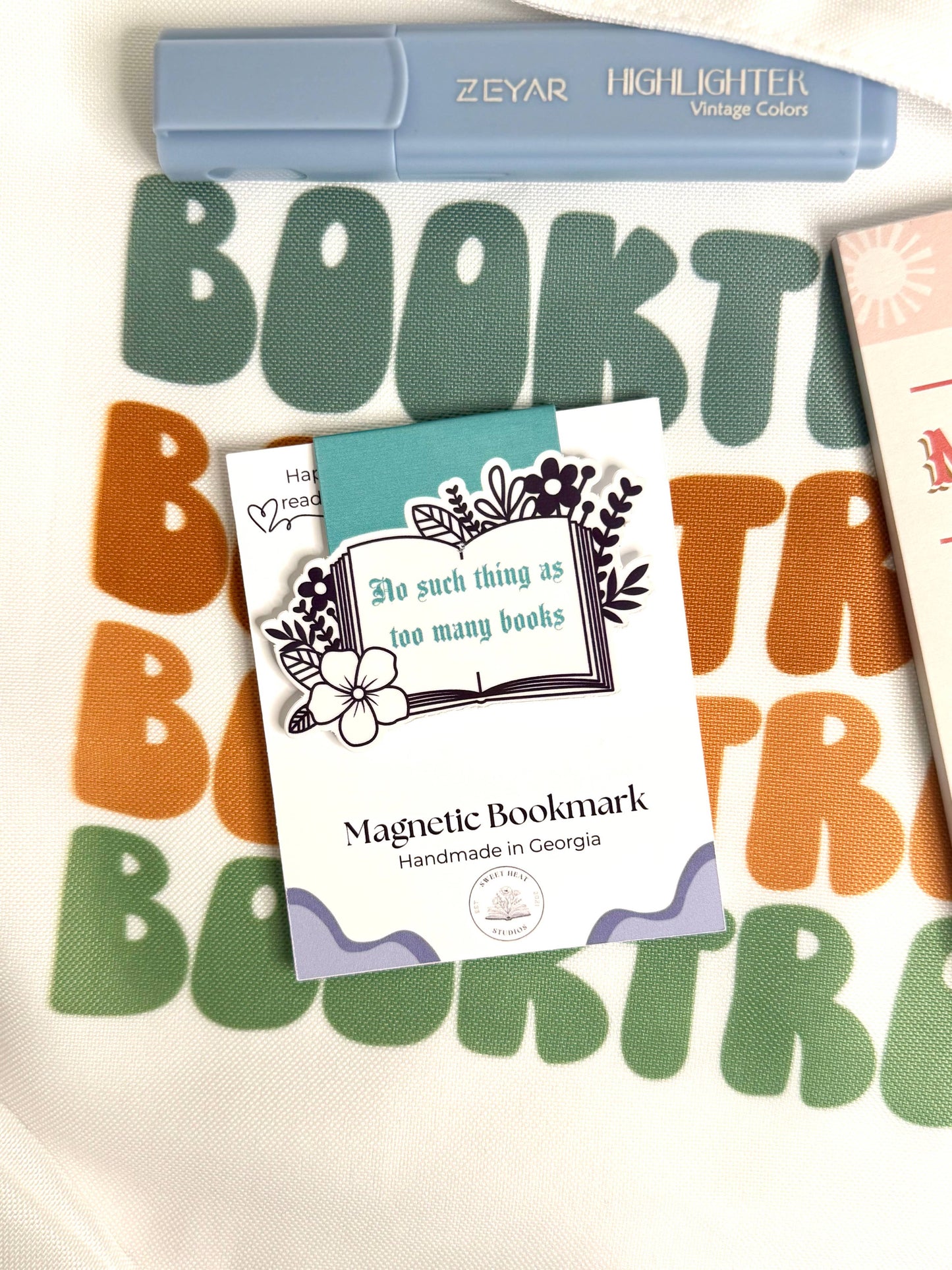 Bookmark Magnetic - No Such Thing As Too Many Books