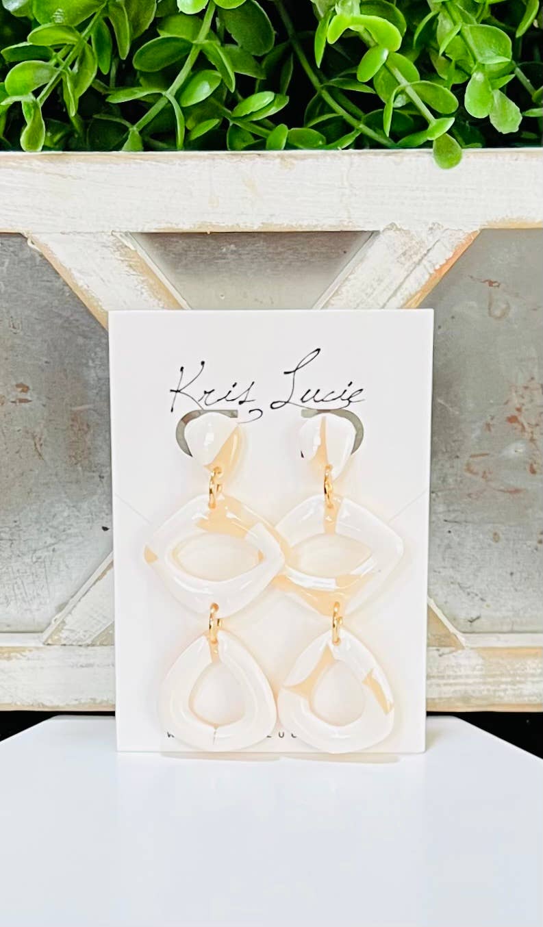 Perla White Earrings
