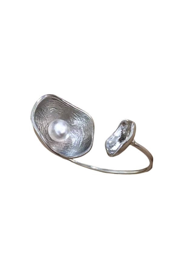 The Oyster Bangle in Silver